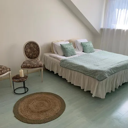 Bella Vista Apartment *